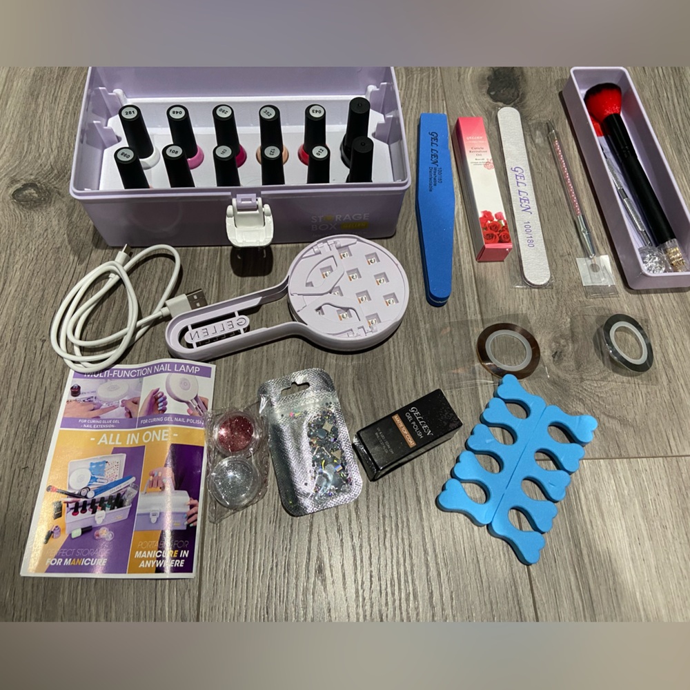 Gellen Gel Nail polish kit, with 10 colors and accessories as well as a UV light
